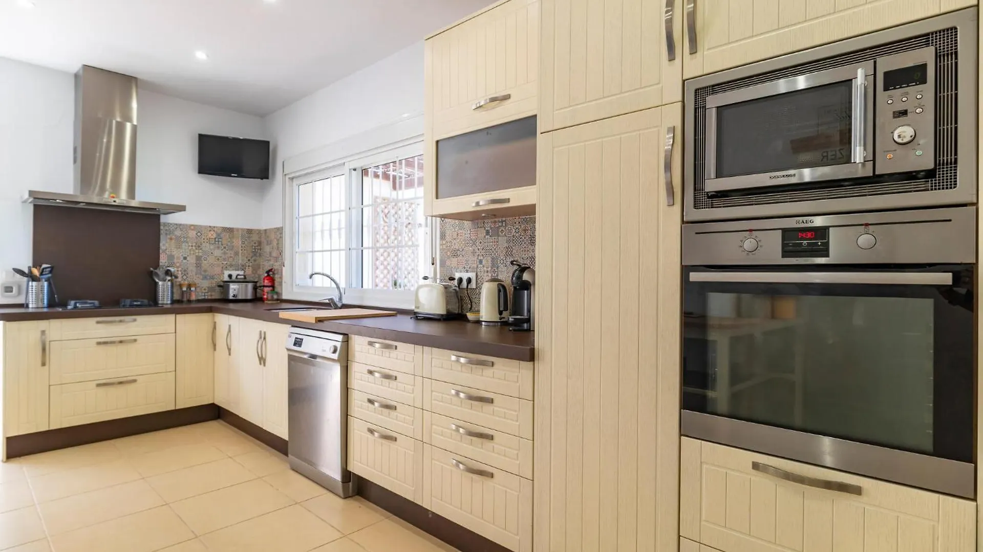Holiday home Nice Home In Chiclana De La Fronter With Kitchen Chiclana de la Frontera