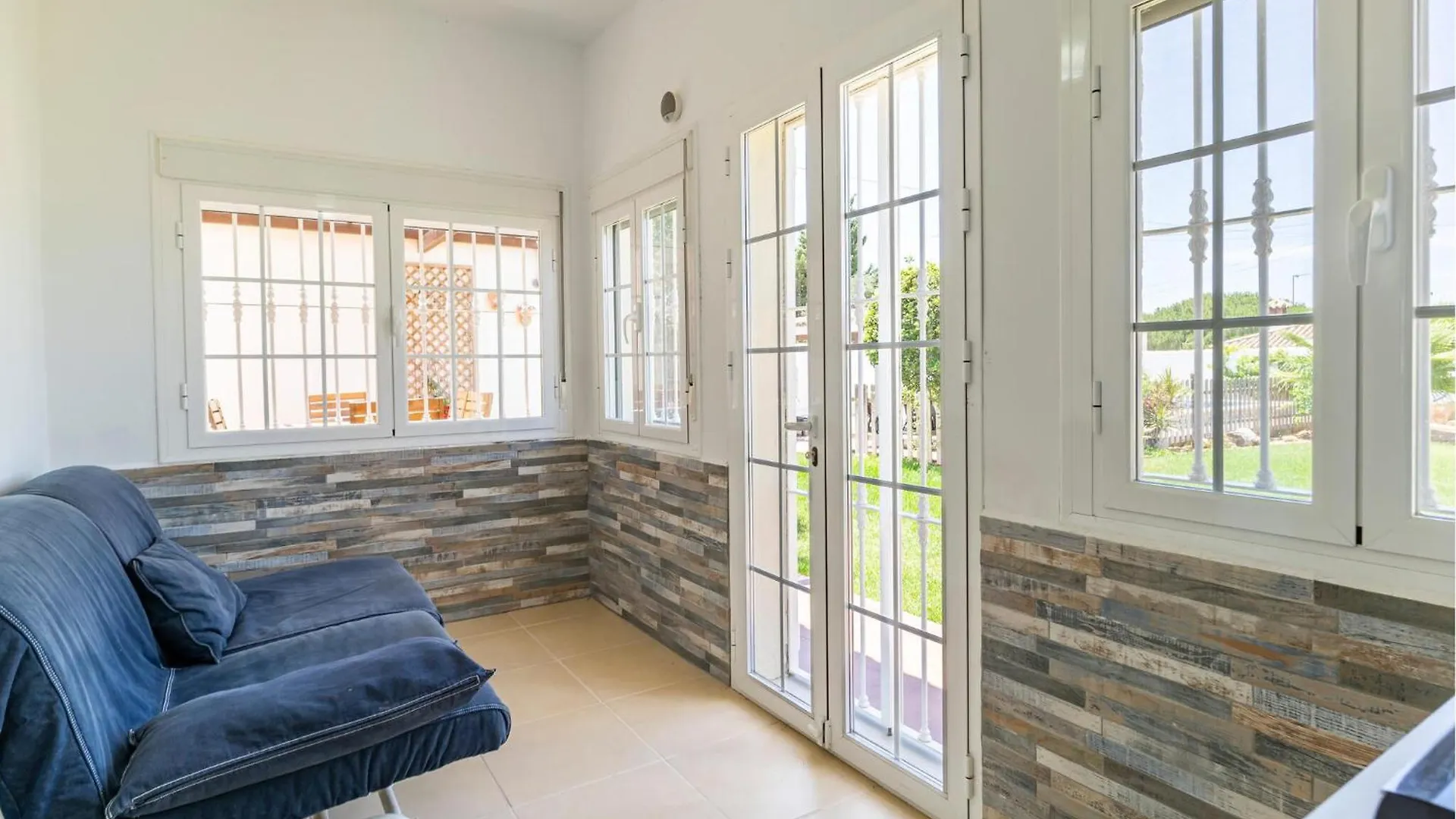 Nice Home In Chiclana De La Fronter With Kitchen Chiclana de la Frontera